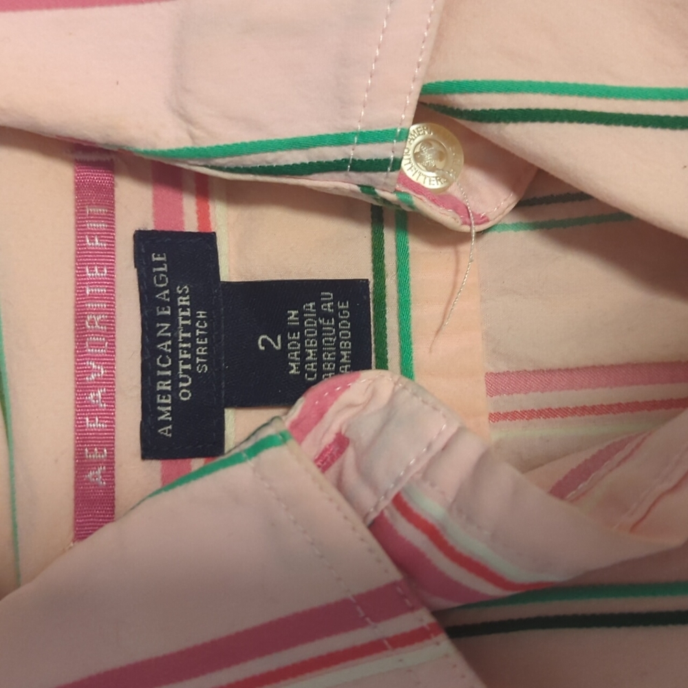 Women's button downs - Picture 2 of 5